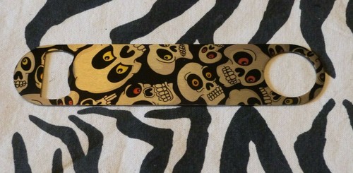 Comic skulls bar blade bottle - skulls,